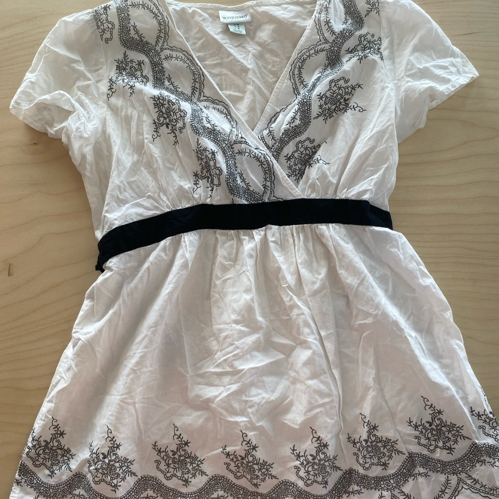 Motherhood Maternity Blouse size Medium (FM)